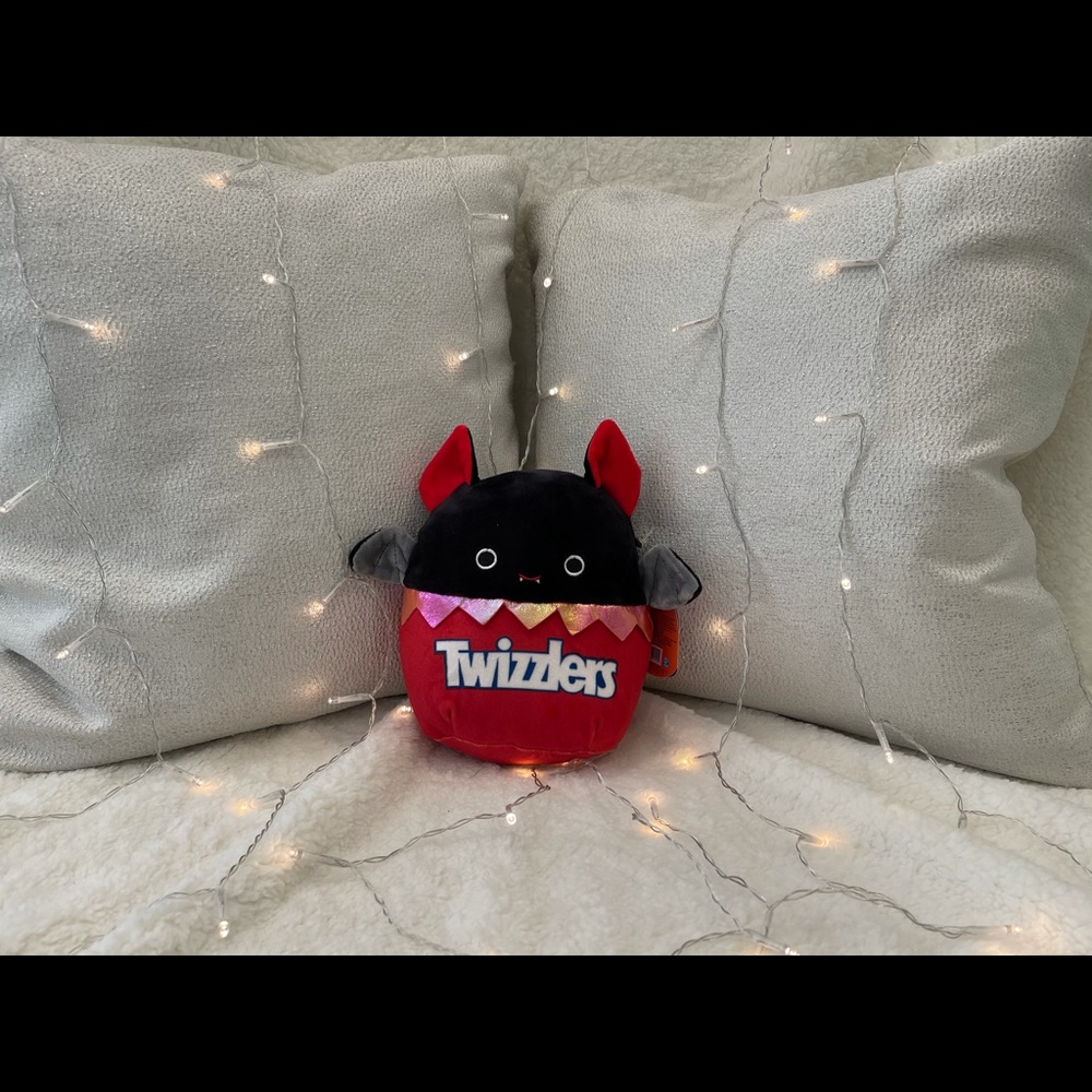 Squishmallows 7.5” Lon the Bat